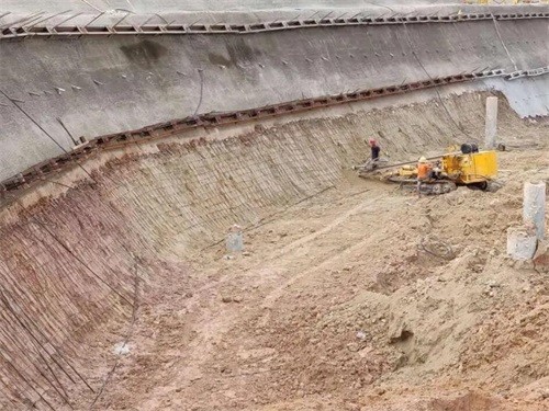 甘孜基坑边坡加固